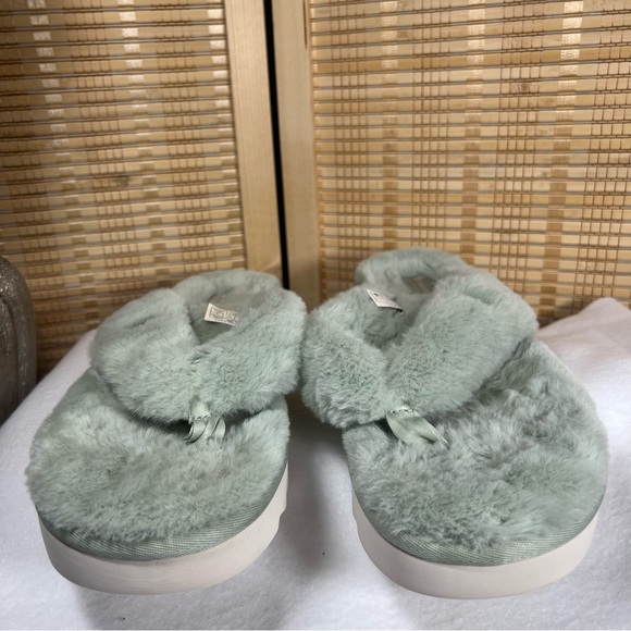 Koolaburra by Ugg Women’s Furr-ee Flip-flops, Size: 10 - Picture 2 of 9